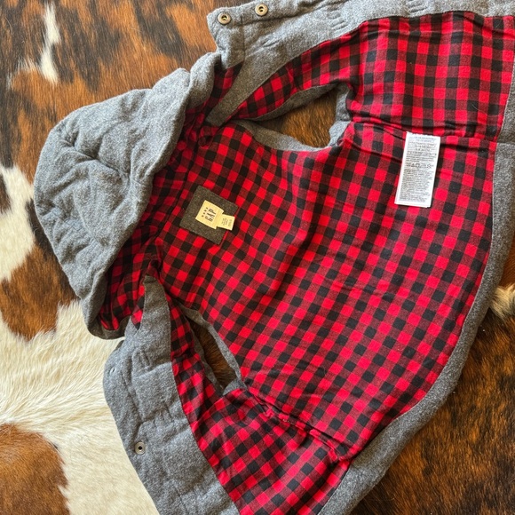 Baby Gap Hooded Toggle Buffalo Plaid Heavy Vest Size 12-18 Months Gray - Picture 3 of 15